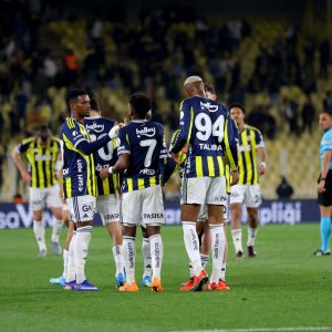 Fenerbahçe’nin Başakşehir Zaferi Sonrası Spor Yazarları Sezonun Kritiğini Yaptı