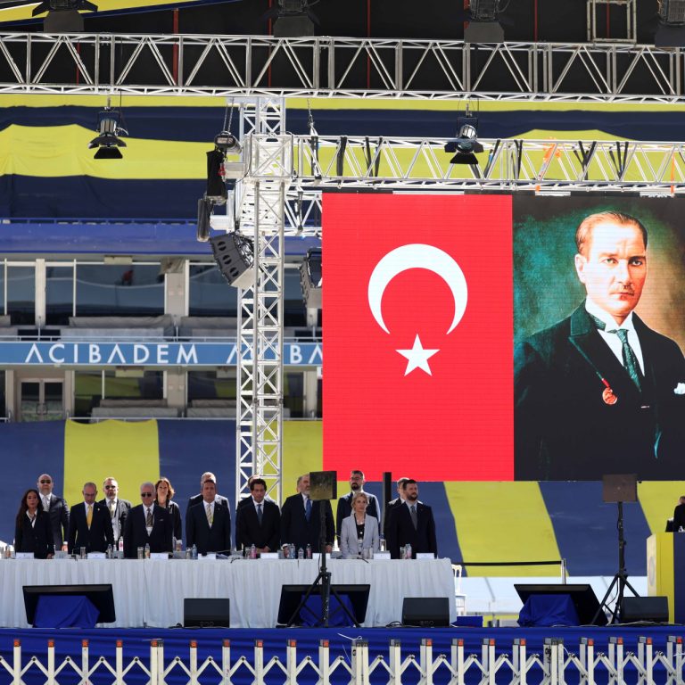 Fenerbahçe’nin olağanüstü genel kurul toplantısı 29-30 Mayıs’ta yapılacak