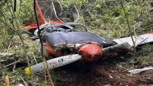 Filipinler’de Askeri Eğitim Uçağının Düşmesi İki Personelin Yaralanmasına Yol Açtı