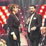 Funda Arar ve Febyo Taşel Maslak’ta Serkan Kaya ile sahneye çıktı