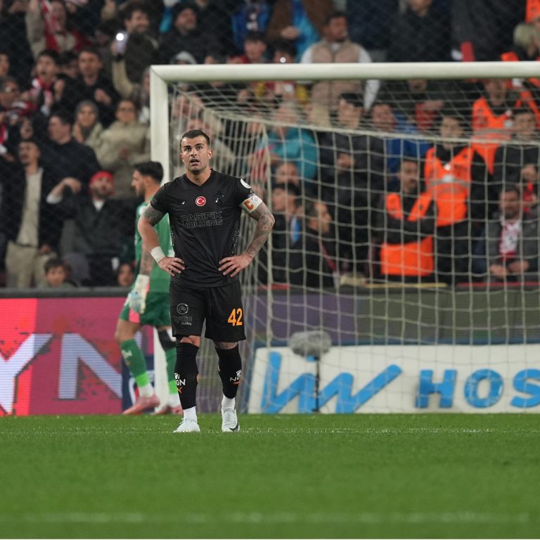 Galatasaray Samsunspor karşısında deplasman serisini bozamadı, Buruk yönetiminde rekor kırdı