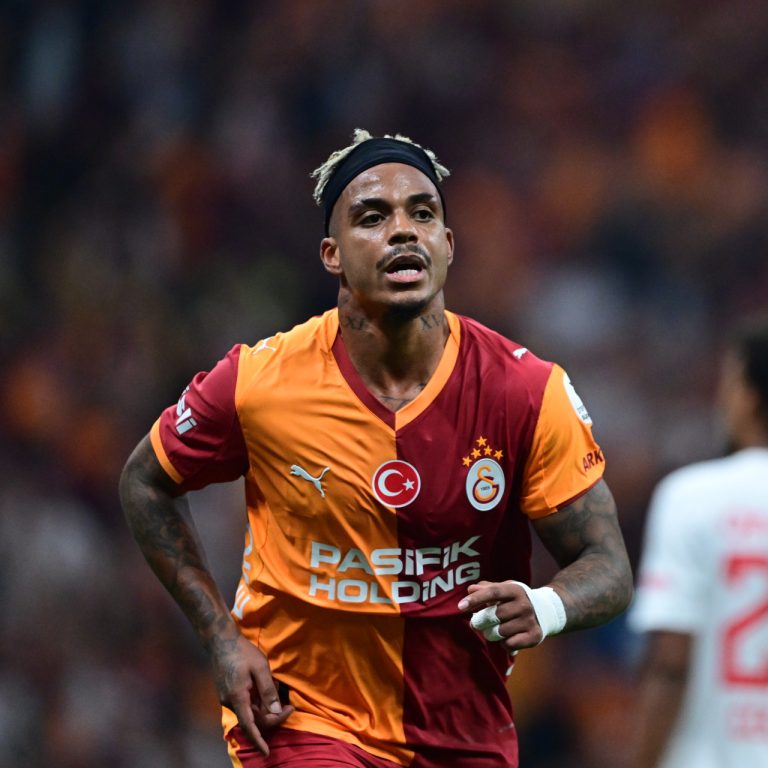 Galatasaray’ın Gabonlu Yıldızı Mario Lemina, Geleceği Hakkında Belirsizliğini Koruyor