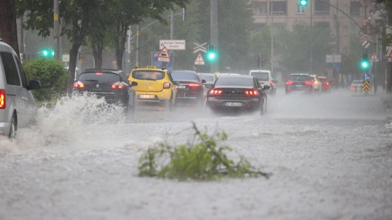 Gaziantep ve Şanlıurfa’da Fırtına Nedeniyle Eğitime Ara Verildi
