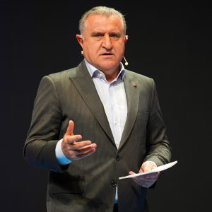 Gençlik ve Spor Bakanı Osman Aşkın Bak, Dursun Özbek’in Yeniden Seçilmesini Kutladı