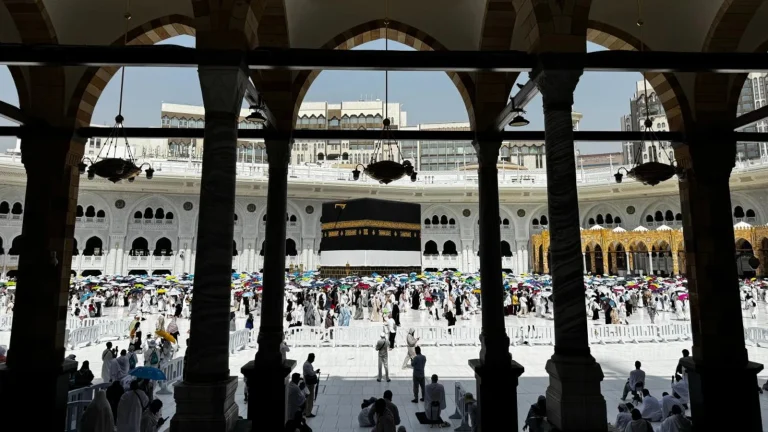 Hac ibadeti için kutsal topraklara akın eden 1,7 milyon Müslüman hacı oldular