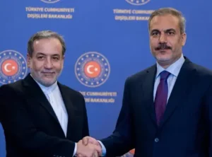 Hakan Fidan ve İran Dışişleri Bakanı Arakçi, barış müzakerelerini telefonda değerlendirdi