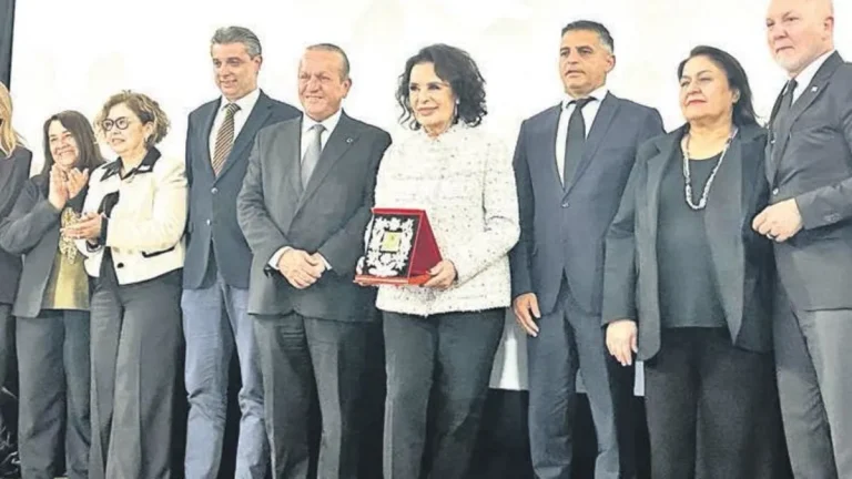 Hülya Koçyiğit Kıbrıs’ta Sinemaseverlerle Buluşarak Efsane Filmlerini Anlattı
