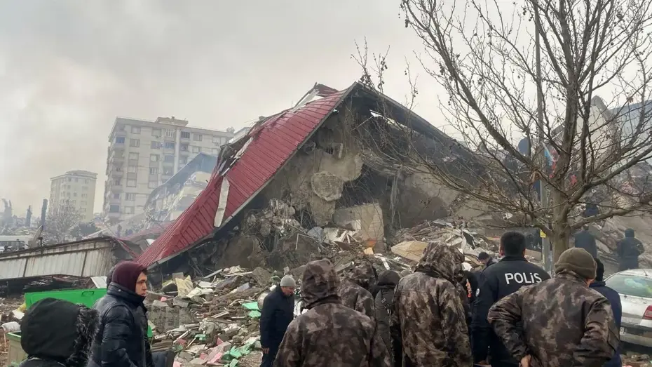 Hünkar Apartmanı müteahhidine 12 yıl hapis cezası verildi, kamu görevlileri beraat etti
