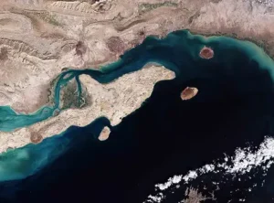 Hürmüz Boğazı yakınlarındaki Keşm Adası’nda savunma sistemleri devreye girdi