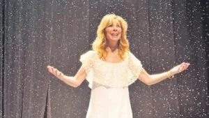 İnci Türkay, Jennifer Tremblay’in ödüllü oyunu Liste ile Ege’de izleyicilerle buluşacak