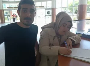 İnegöl otogarında unutulan altın dolu çanta bir saatlik çalışma sonunda sahibine kavuştu