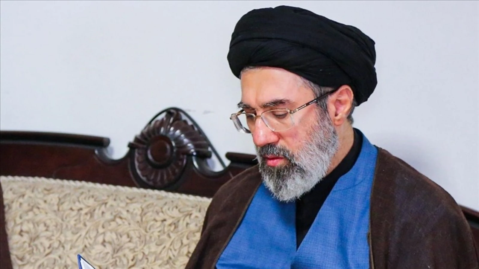 İran Lideri Hamaney, ABD Tehditlerine Karşı Yeni Cepheler Uyarısı Yaptı