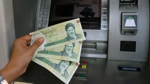 İran’ın serbest piyasasında dolar kuru tarihi zirveye ulaşarak 184 bin tümen oldu