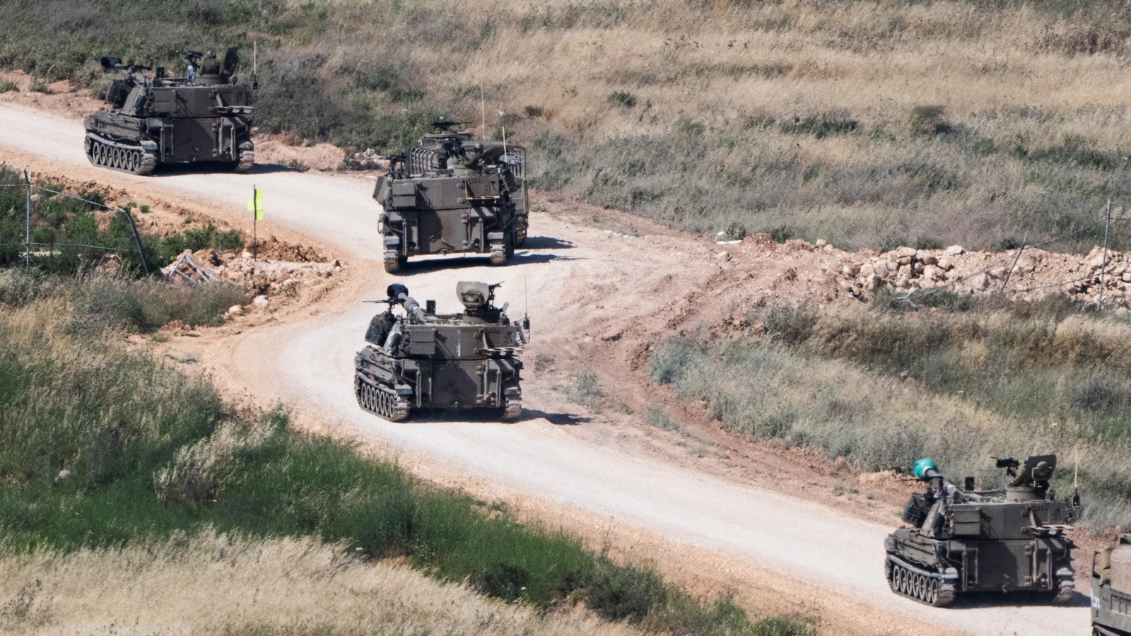 İsrail ordusu Lübnan’ın güneyinde Litani Nehri’ni geçerek ileri hareket etti