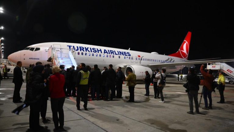 İsrail’de alıkonulan Türk aktivistler İstanbul Havalimanı’na ulaştı