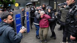 İstanbul’da 1 Mayıs gösterilerinde gözaltına alınan 576 kişi serbest bırakıldı