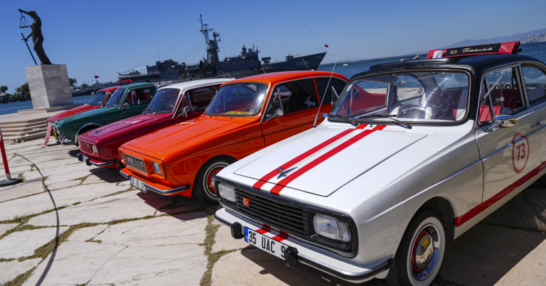 İzmir AnadolFest 2026, klasik otomobil tutkunlarını ağırlıyor