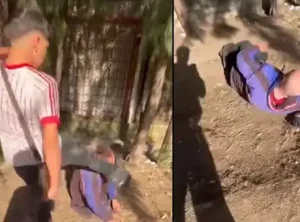 İzmir’de sokakta uyuyan yaşlı adamın yüzüne tekme atan gençlerin görüntüleri infial yarattı