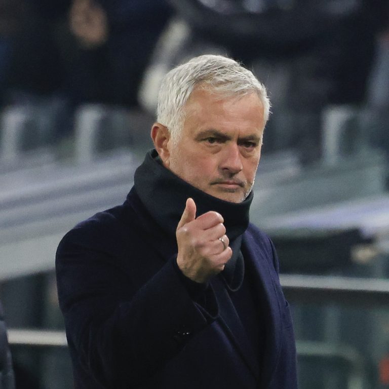 Jose Mourinho, Real Madrid ile teknik direktörlük için görüşmelere başladı