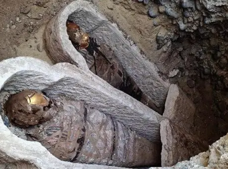 Kahire yakınlarındaki mumya, İlyada’dan bir metinle tarihe geçti