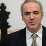 Kasparov, Putin’in Ukrayna’daki savaşı Avrupa’ya yayabileceği konusunda uyardı