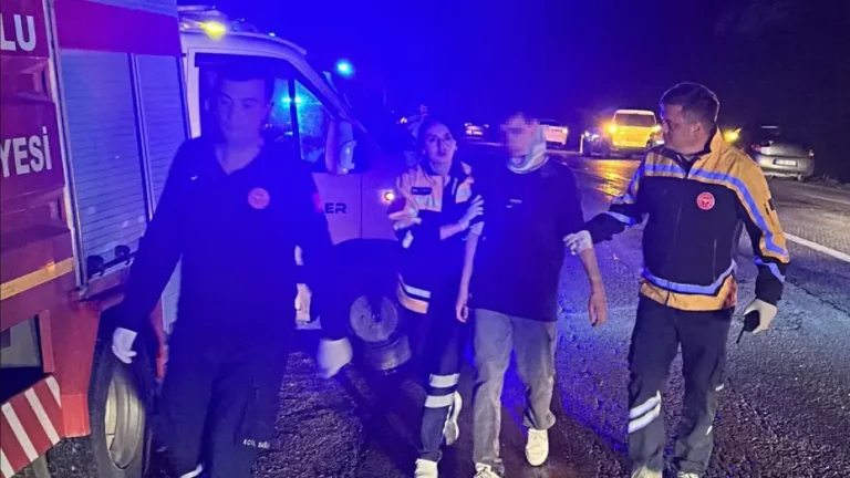 Kastamonu İnebolu’da uçuruma devrilen araç feci kazada 1 can aldı, 3 kişi yaralandı