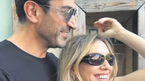 Kenan İmirzalıoğlu ve Sinem Kobal Berlin sokaklarında romantizm yaşadı