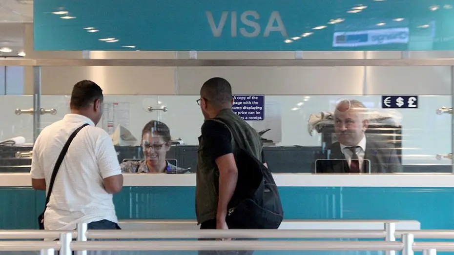 Küresel vize devine yönelik araştırma, acentelerin randevuları karaborsada sattığını ortaya çıkardı
