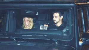 Kuruluş Orhan’ın yıldızı Mert Yazıcıoğlu sevgilisiyle Yeniköy’de akşam yemeğinde görüntülendi