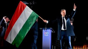 Macaristan’da Tisza Partisi Orban’ın geri dönüşünü sınırlayacak anayasa değişikliğini sundu