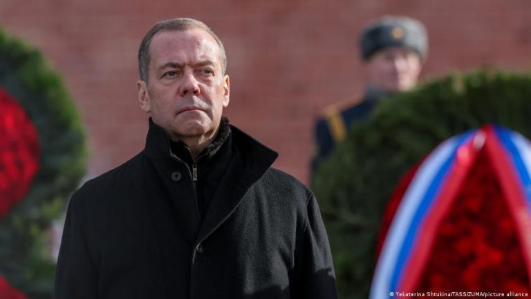 Medvedev’den Avrupa’ya insansız hava aracı tehdidiyle huzur uyarısı