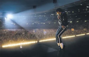 Michael Jackson’ın hayatını anlatan film izleyiciye yeni bir bakış açısı sunuyor