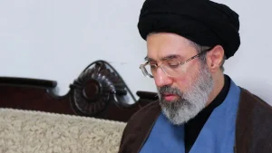 Mücteba Hamaney’in gölgesinde kim var?