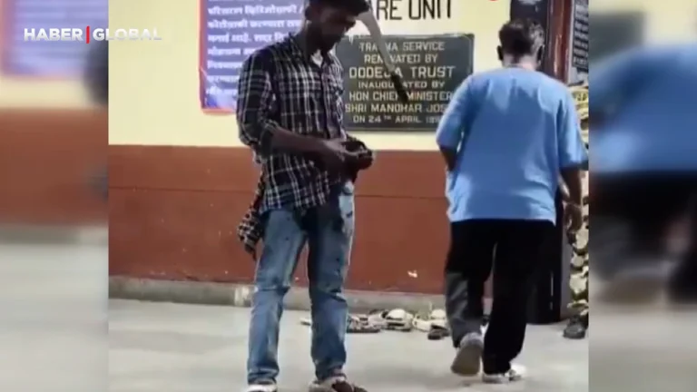 Mumbai’de kafasına pala saplanan genç hastanede cep telefonuyla şaşırttı