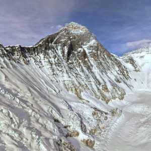 Nepalli dağcı Kami Rita, Everest zirvesine 32. tırmanışıyla kendi rekorunu geliştirdi