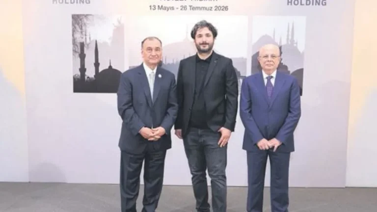 Nevzat Yıldırım’ın Gök Kubbe sergisi İstanbul’un cami kubbelerine özgün bir yorum katıyor