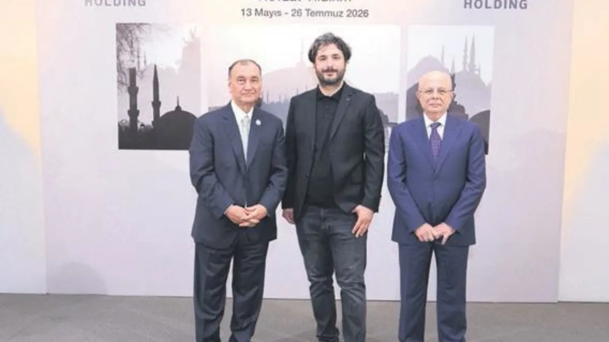 Nevzat Yıldırım’ın Gök Kubbe sergisi İstanbul’un cami kubbelerine özgün bir yorum katıyor