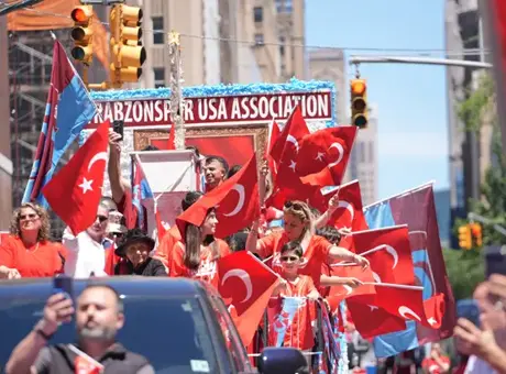 New York’ta Türk Günü Yürüyüşü Türk ve Amerikan toplumunu buluşturdu
