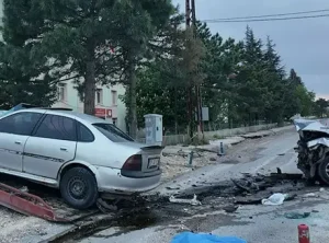 Niğde’de iki araç çarpıştı, kazada can kayıpları yaşandı