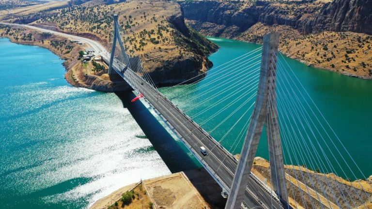 Nissibi Köprüsü’nün 11 Yılda 6,9 Milyon Araçla 5,9 Milyar Liralık Tasarrufu