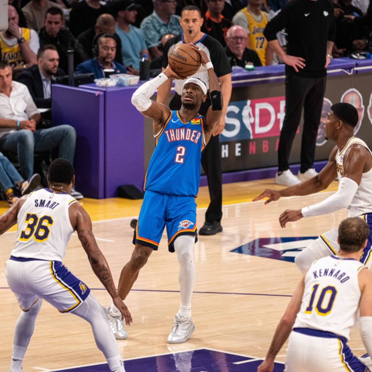 Oklahoma City Thunder Los Angeles Lakers’ı mağlup ederek seride önemli bir avantaj yakaladı