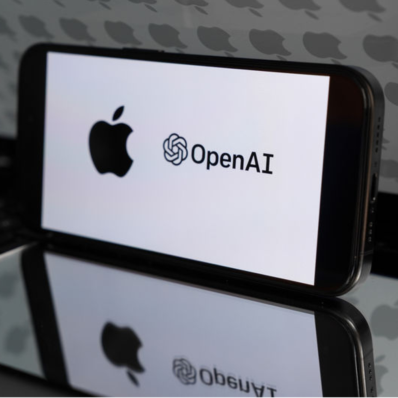 OpenAI ile Apple arasında gerilen ipler yasal süreci tetikliyor