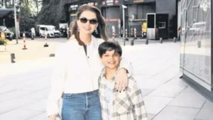 Pelin Karahan boşanma sonrası oğlu Eyüp Can ile alışveriş keyfi yaptı