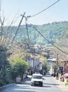 Sarıyer Maden Mahallesi’nde tehlikeli eğilen direk vatandaşları tedirgin ediyor