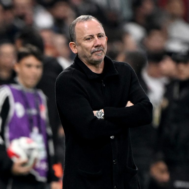 Sergen Yalçın Beşiktaş taraftarına çağrı yaptı, istifa sinyali verdi