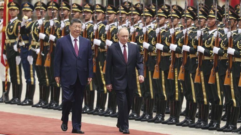Şi Jinping, Putin’i Trump Ziyaretinden Hemen Sonra Beijing’de Ağırladı