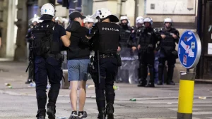 Sırbistan’da öğrenci protestoları Belgrad sokaklarında şiddetli çatışmalara dönüştü