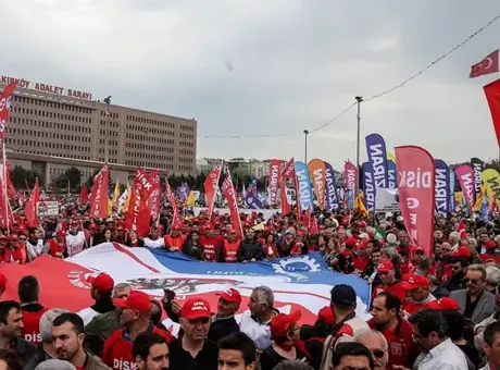 Siyasi Liderler 1 Mayıs’ta Emek ve Dayanışmanın Türkiye Yüzyılı’ndaki Önemini Vurguladı