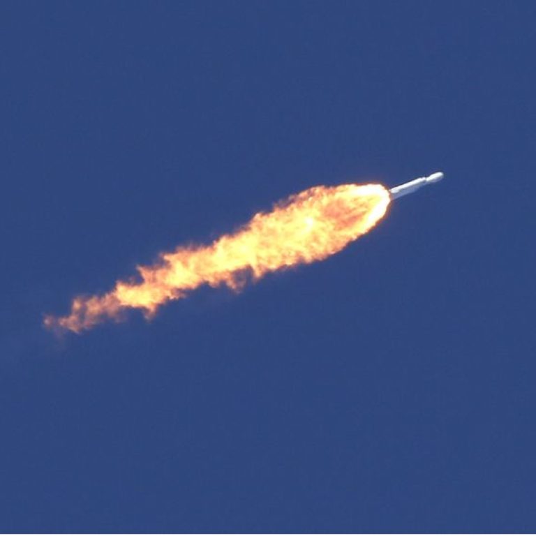 SpaceX Falcon 9 roketinin üst bölümü Ay’a 8.700 km hızla çarpacak