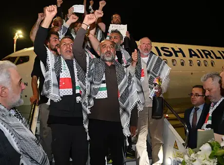 Sumud aktivistlerini İstanbul’a getiren uçak güvenli bir şekilde indi